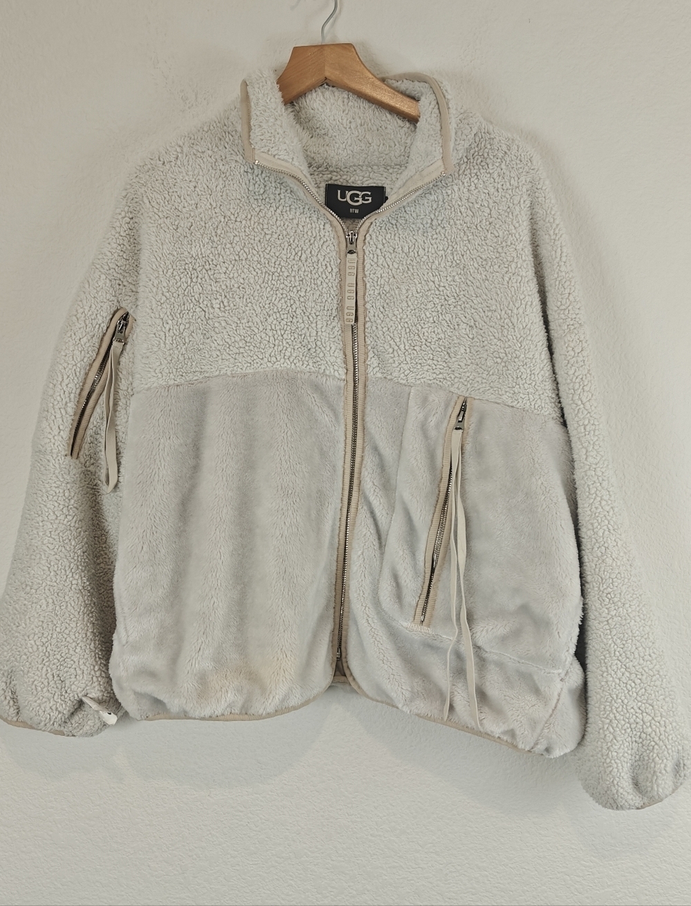 UGG Sherpa Zip-Up Fleece Jacket | Cozy Streetwear Layering Essential | Size S